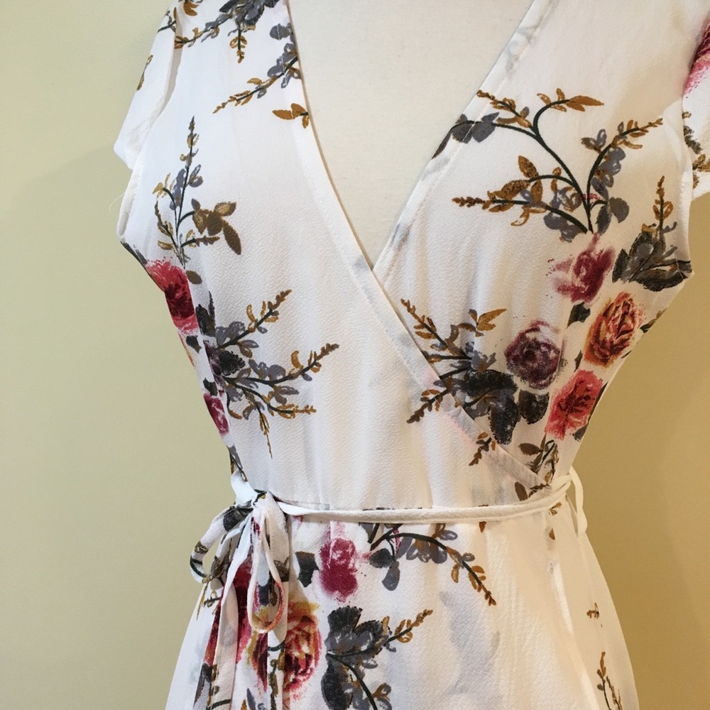 White Floral High Low Wrap Maxi Dress - Picture 6 of 8